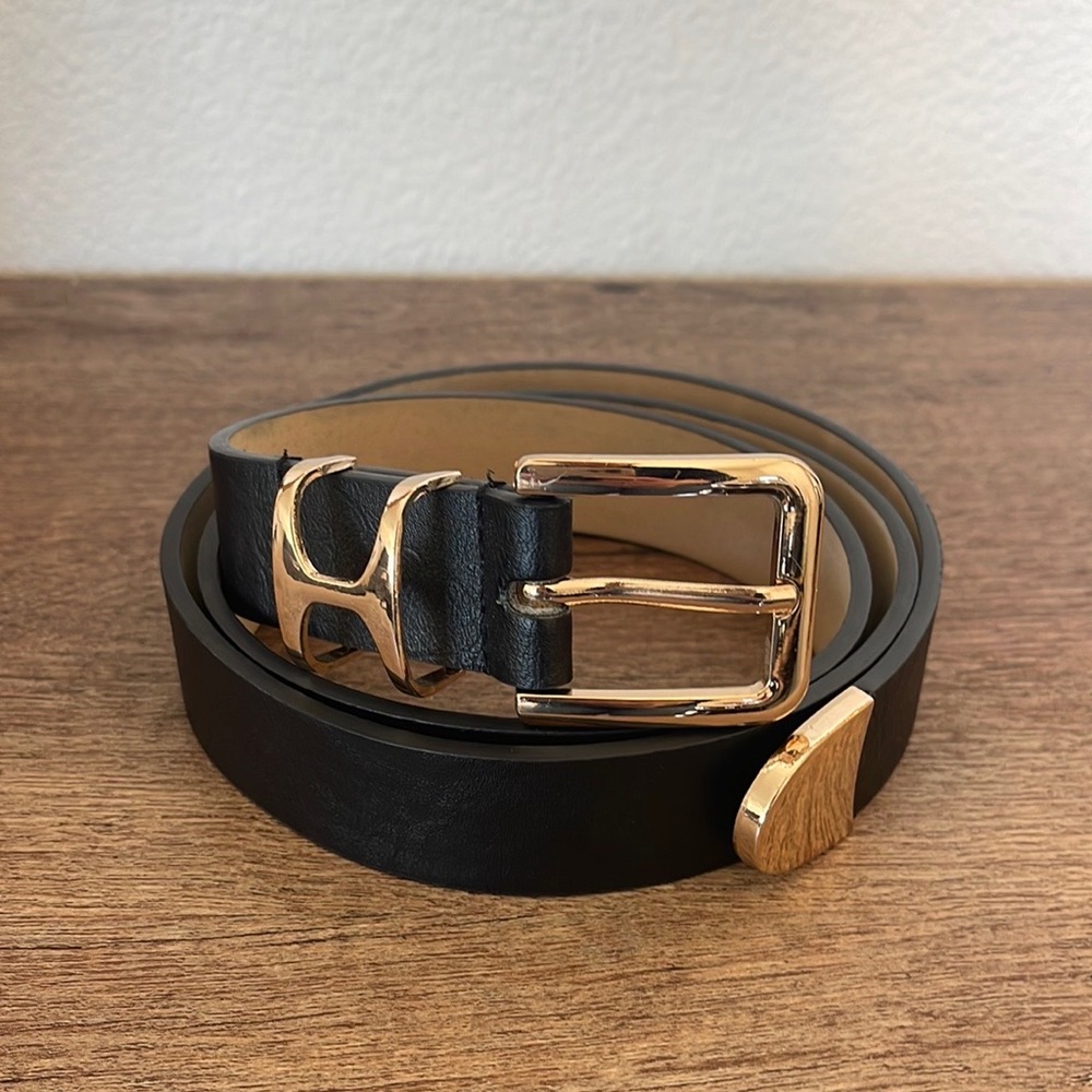 Black and gold fashion belt men or women's L/XL 41 inch length NWOT